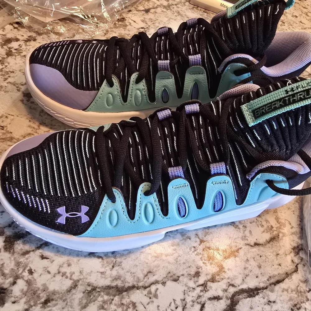 NEW UNDER ARMOUR SIZE 10 choose your color - Picture 8 of 11